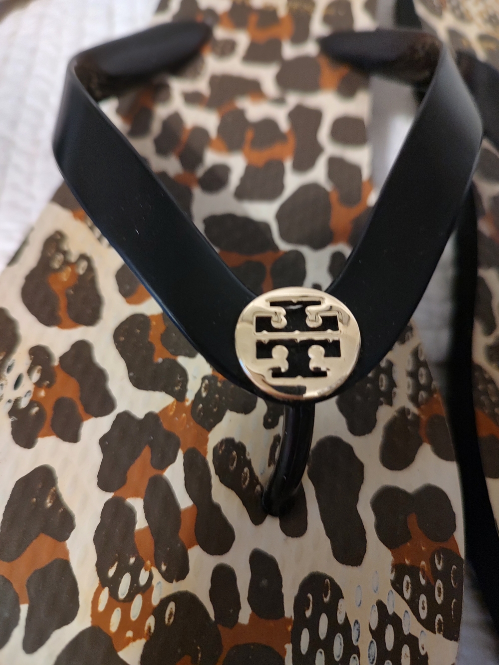 Tory Burch Leopard Print Logo Flip Flops - Black & Brown - Picture 2 of 10